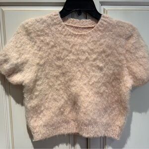 Soft Pink Fuzzy Knit Sweater Short sleeve no tags or labels  looks like size S/M